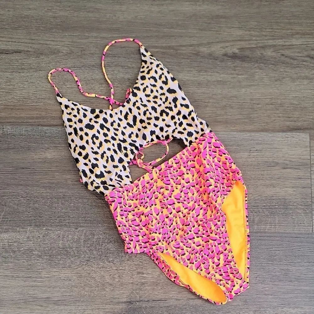 Arizona Jean Co One-piece Leopard Print Cut-Out Swimsuit Juniors Size M